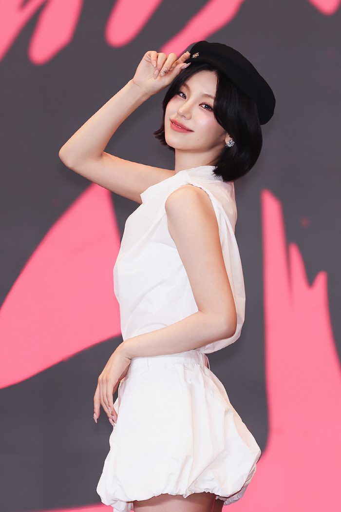 [SC현장] "JYP 재계약 논의중"…있지, 카리스마 연대로 다시 찾은 …