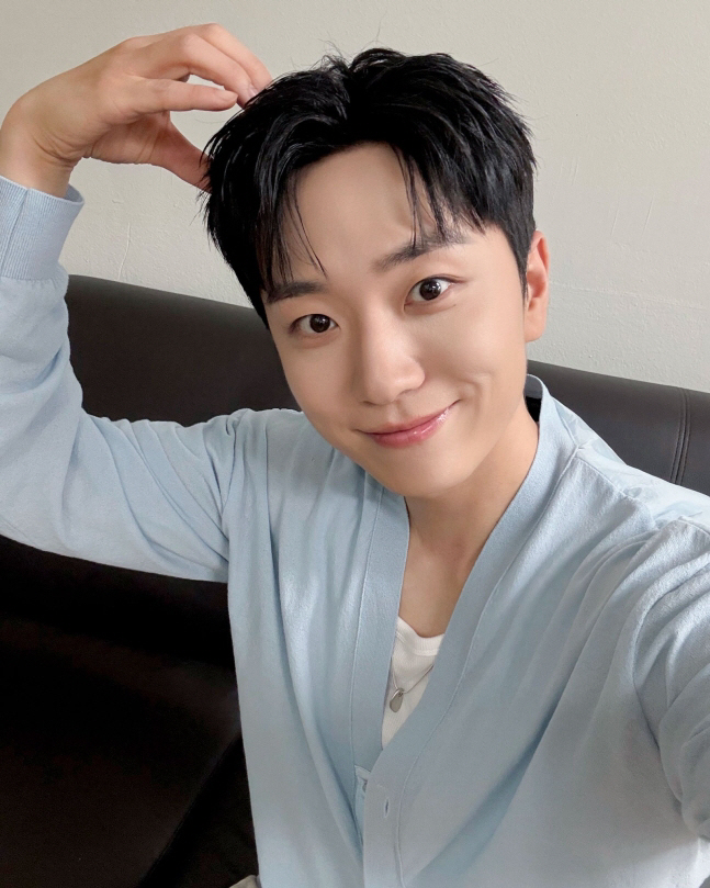 [공식] '김연아♥' 고우림, 전역 후 첫 팬미팅 성료…팬들에 “기다려줘…