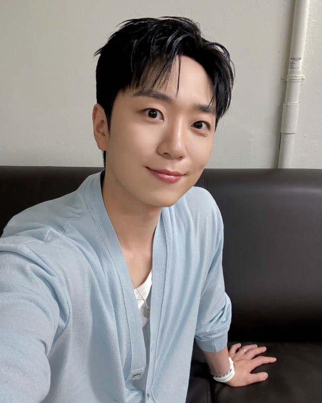 [공식] '김연아♥' 고우림, 전역 후 첫 팬미팅 성료…팬들에 “기다려줘…