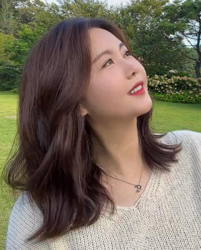 인기 유튜버 윰댕 "5월 자궁적출 수술 받았다…일상생활 안되더라" 깜짝 …