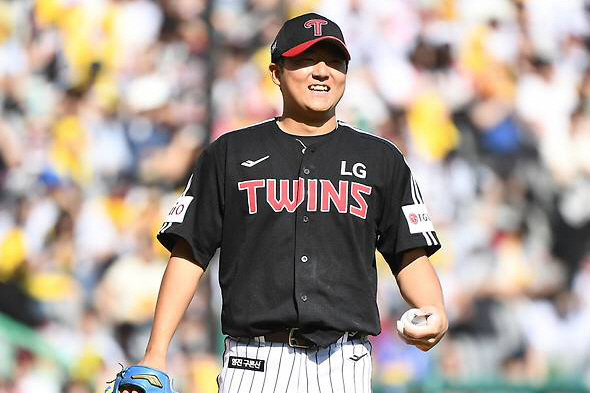 신인왕 1순위 '송승기 신드롬' 일본에도 있었다...219승 노히트노런 …