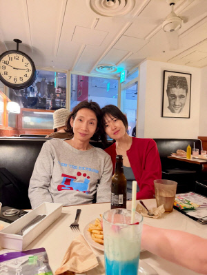 [SCin스타] “짧았지만 행복” ‘하시시박♥’ 봉태규, 판박이 가족여행에 시선집중