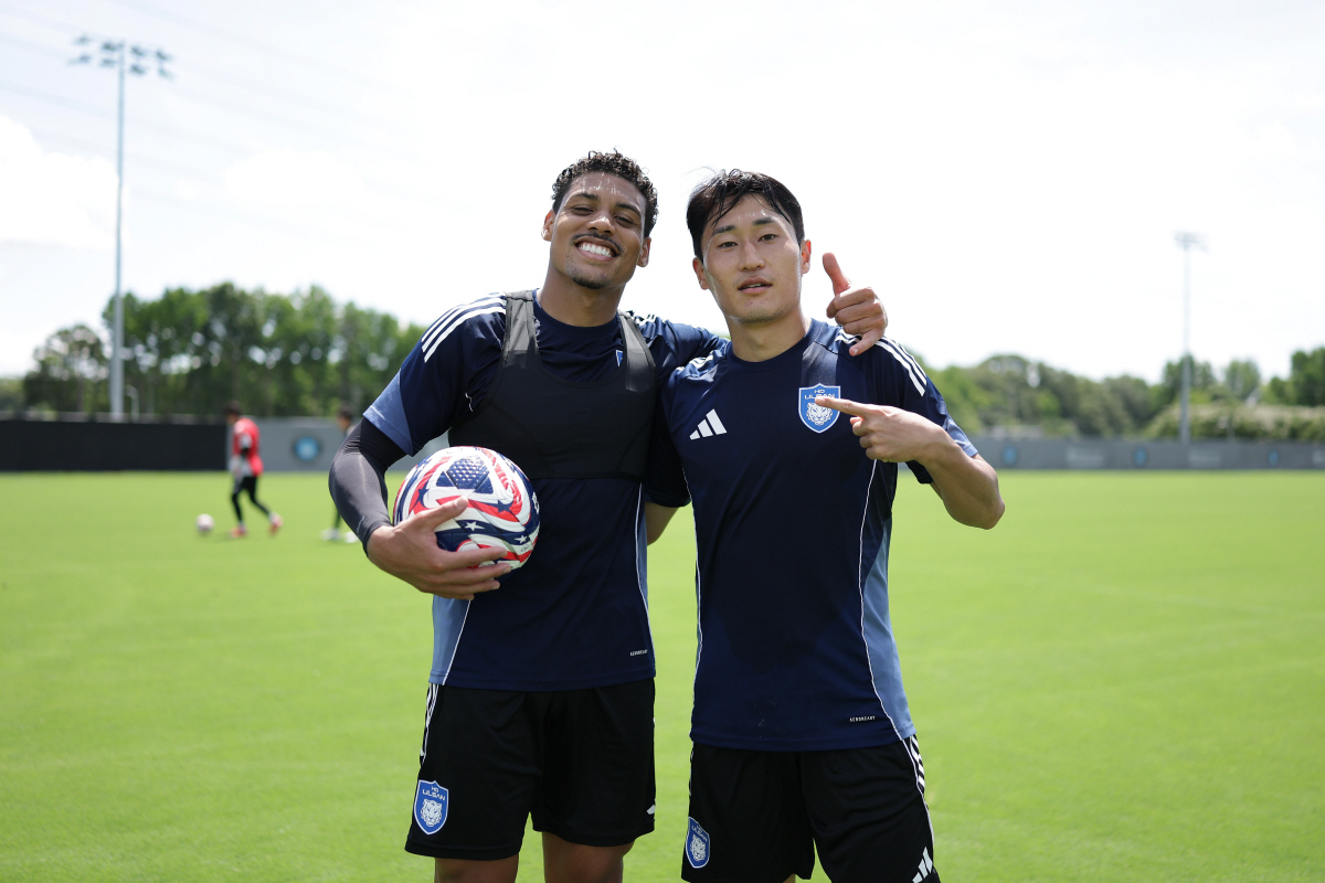 "이청용, EPL 팰리스 동료 자하 만난다" 울산, 샬럿과 클럽 월드컵 …