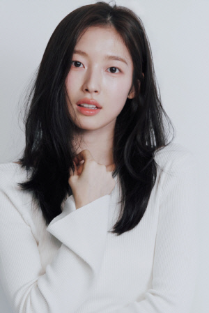 [공식]오마이걸 아린, ATRP와 전속계약…츄와 한솥밥