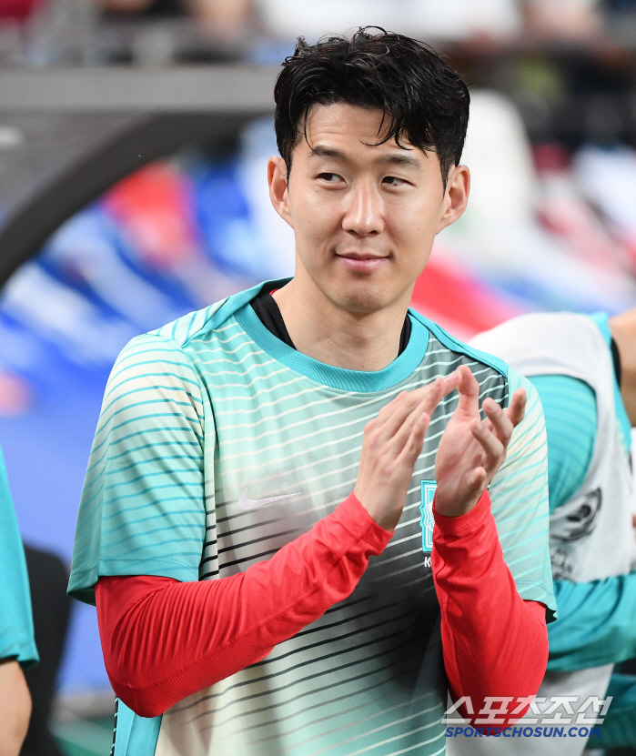 [쿠웨이트전 전반 분석]전진우 A매치 데뷔골 폭발→평균 25.7세 파격 …