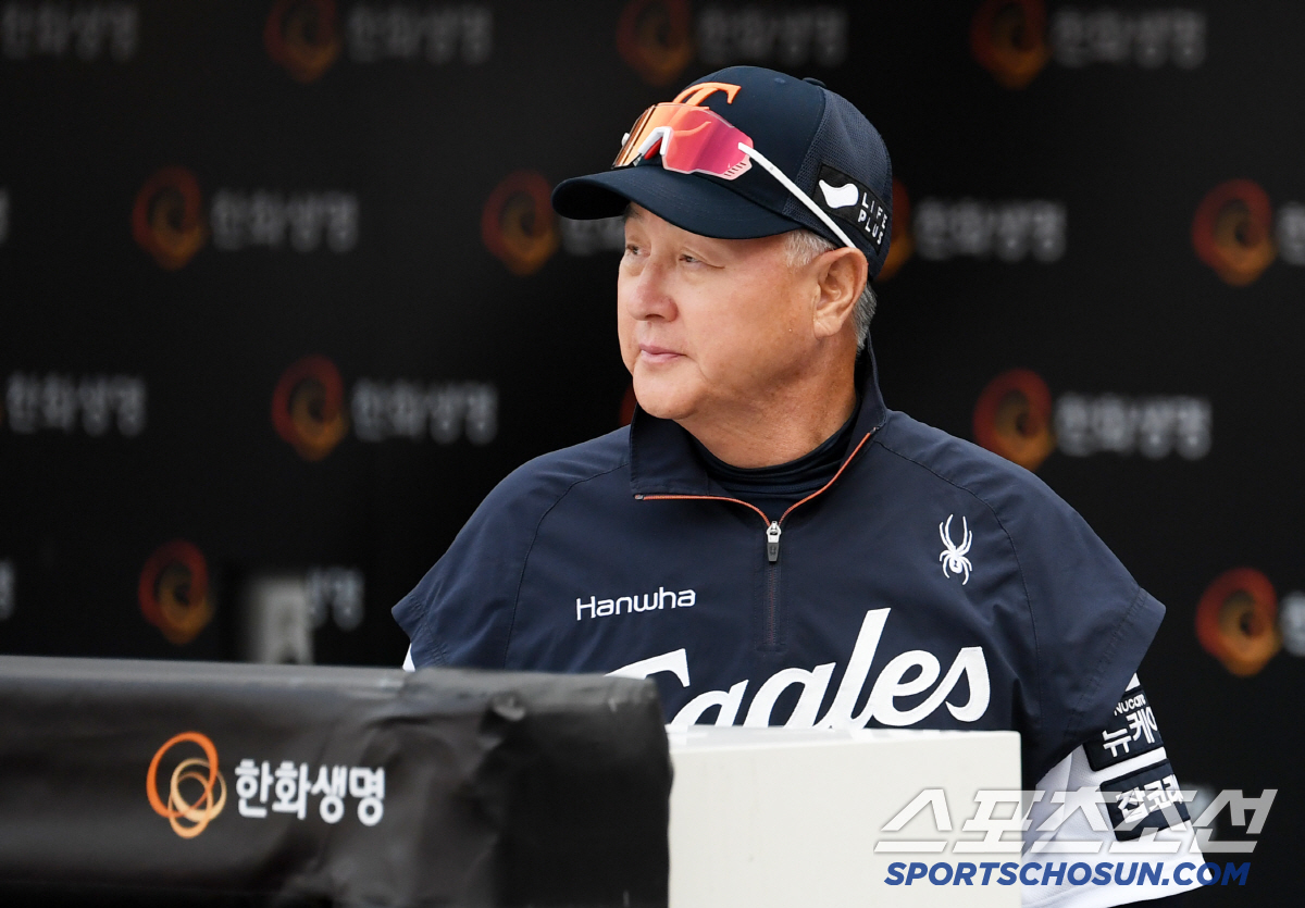 "잠이 안 오죠?" 이제 6경기. 감독 신생아 → '통산 1930전' 대…