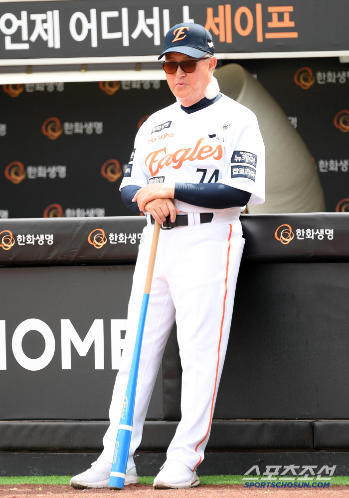 "잠이 안 오죠?" 이제 6경기. 감독 신생아 → '통산 1930전' 대…