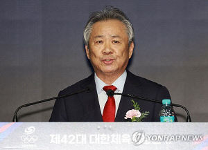 이기흥 전 회장, 대한체육회 자격정지 4년 처분…재심 신청키로(종합)