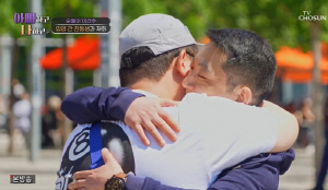 '순돌이' 이건주, 입양 간 동생 만나 오열 