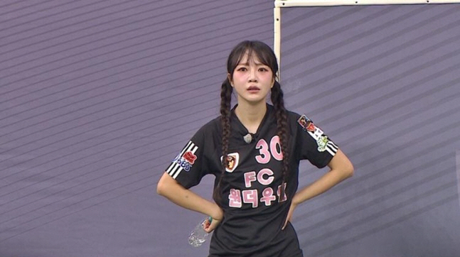 ‘프로듀스101’ 출신 김소희, ‘골때녀’ 데뷔…FC발라드림과 격돌