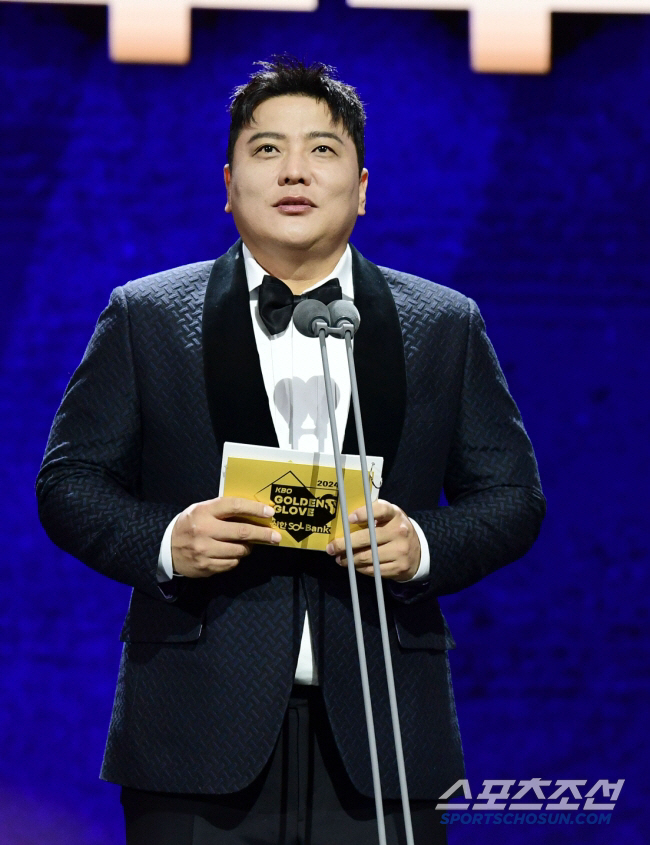 ‘전설의 4번 타자’ 김태균 “유니폼 판매 인센티브, 최고 세단 한 대 값” 솔직 고백(‘와진짜’)