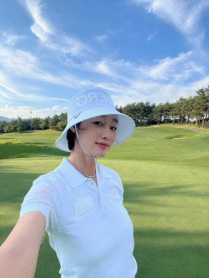 불륜설은 가라…최여진, ♥김재욱과 골프장 스킨십[SCin스타]