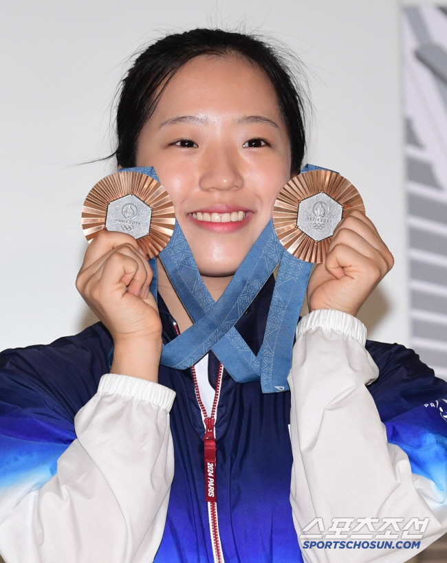 "호랑이 잡으러 호랑이굴 간 삐약이" '中프로리그 첫 도전'신유빈,첫승의…