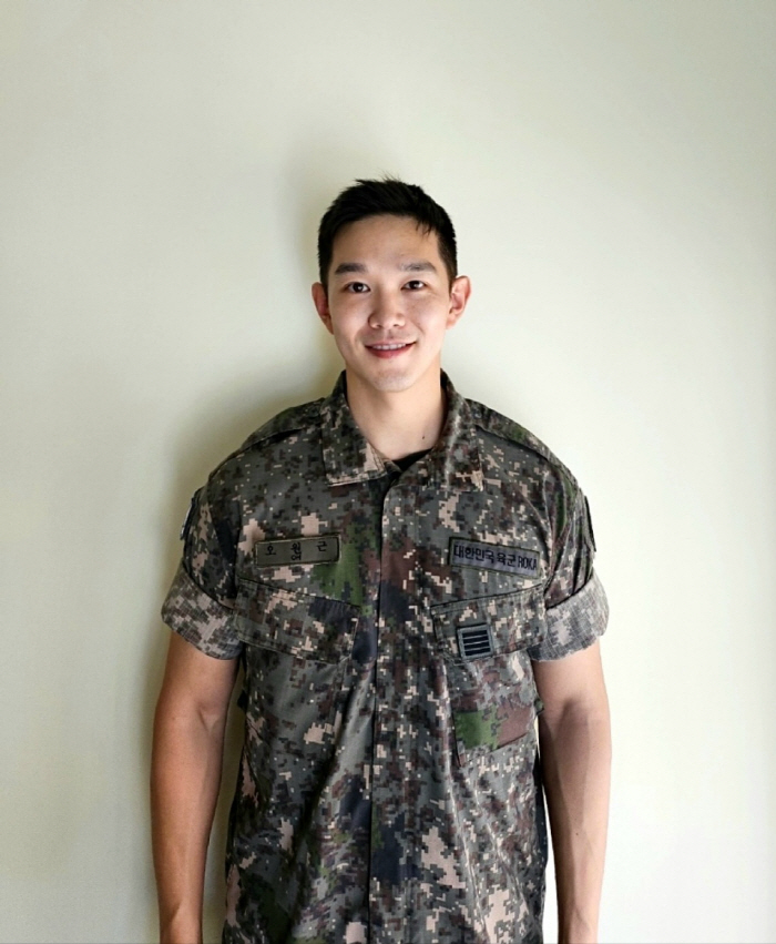 [공식]케빈오, 17일 만기 전역…♥공효진, 드디어 고무신 벗는다