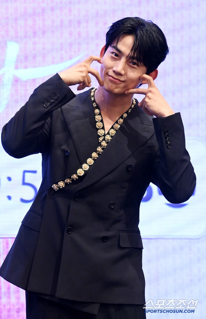 [포토] 옥택연, 깜찍 하트 어때요?