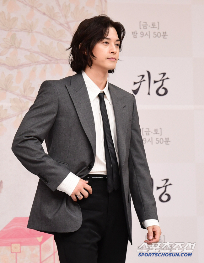‘귀궁’ 김지훈 “20년 연기 내공 쏟았는데…중전과 멜로 서사 편집돼 아…