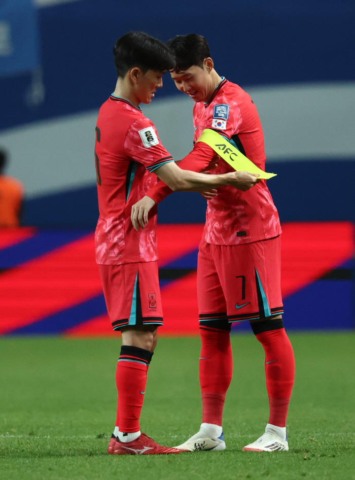 '임시 캡틴' 황인범의 자부심 "대한민국 월드컵 진출, 당연하다는 것을 …