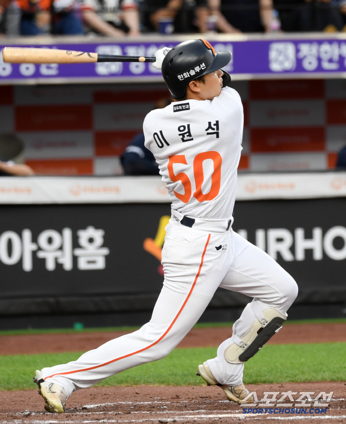 와 김경문 뚝심 소름! 한화 이원석, 실책→다음날 1번→만루홈런 대폭발