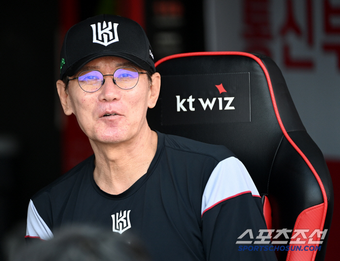 '상무→팔꿈치 수술→1년 휴식' 150km 군필 선발 복귀 임박! KT …