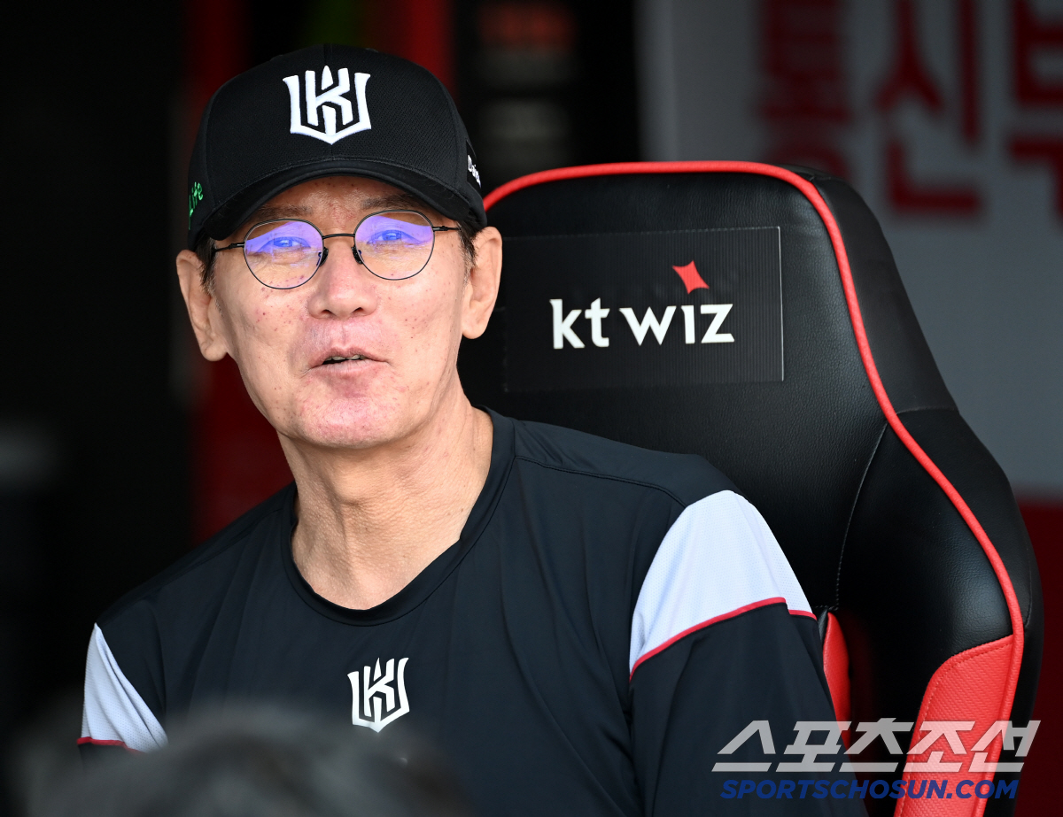'상무→팔꿈치 수술→1년 휴식' 150km 군필 선발 복귀 임박! KT …