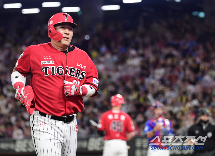 최형우 KBO 최초! 전상현 타이거즈 최초!…KIA 5할 지켰다 '삼성 …