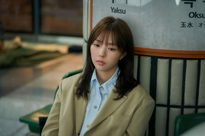 블랙핑크 지수, 교복 입고 총 들었다…액션 포텐 폭발 ('전지적 독자 시…