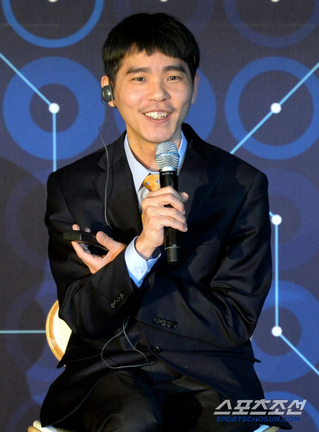 [공식]이세돌, 라디오 DJ 된다…윤상 휴가에 '오늘아침' 스페셜 DJ