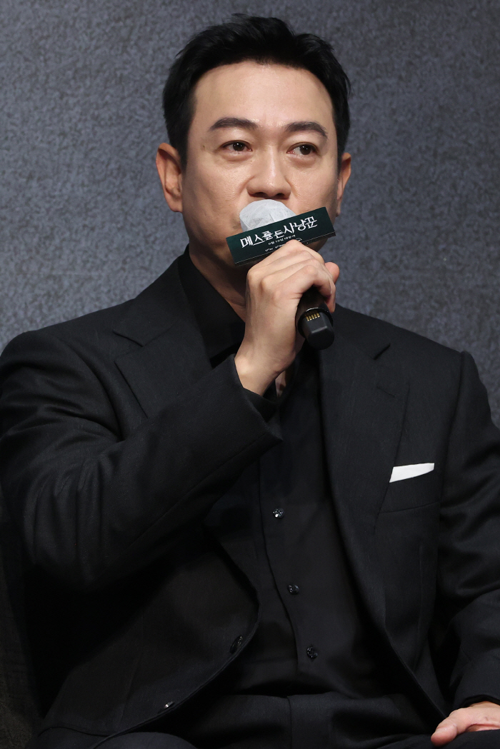 ‘메스를 든 사냥꾼’ 박용우 “날것 연기 위해 준비 안하는데…이번엔 다큐…