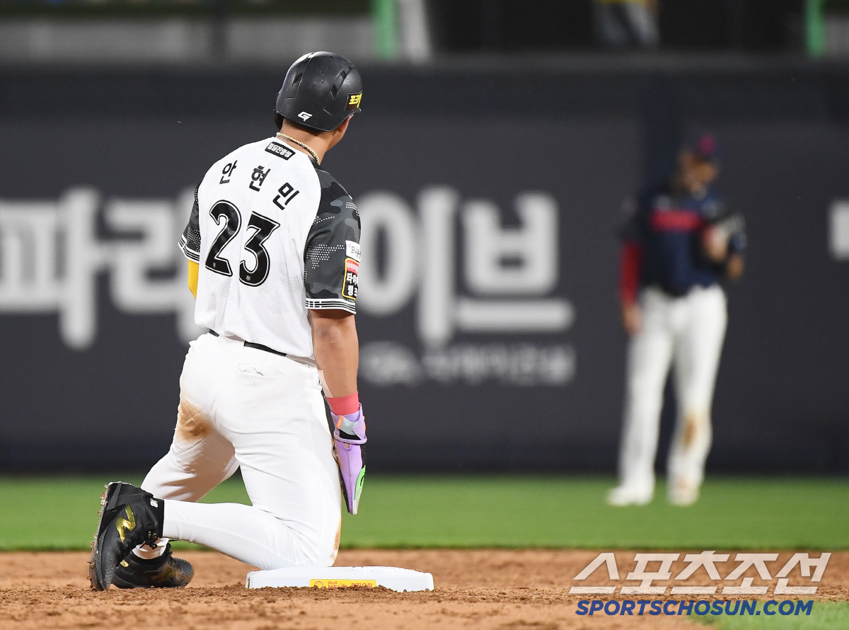 지고 있는데 상대 선수보며 감탄하더니...대박 역전승 이끈 안타왕의 여유…