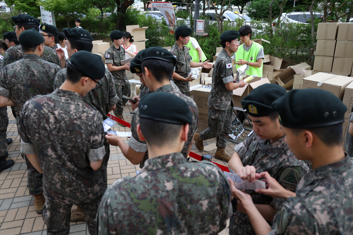"1년에 하루라도"…나라 없으면 야구도 없다, 4년째 호국영령 잊지 않는…