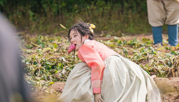 소녀시대 서현, 제대로 망가졌다...산발머리+꼬질꼬질 몰골 '비주얼 쇼크…