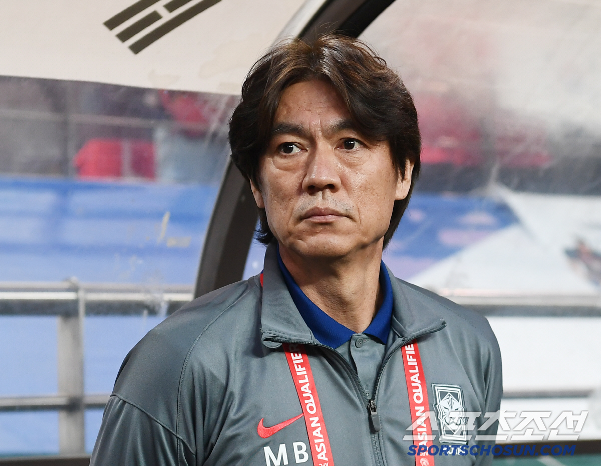 홍명보호에 내려진 특명, FIFA 랭킹 사수하라...월드컵 조추첨 '심각…