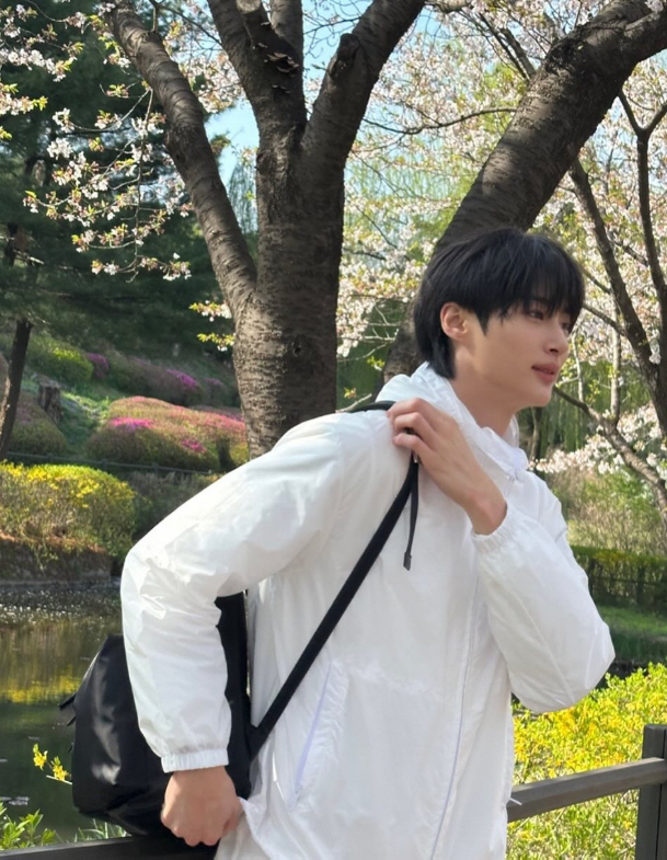 [청룡랭킹] 투표 3일 남은 변우석, 막판 역전극 가능할까?