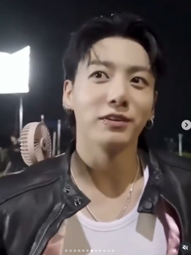 군복 벗은 정국, ‘세븐’ 깜짝 무대…