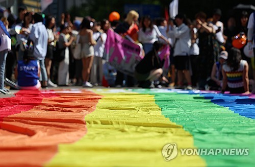 오늘 서울 도심서 퀴어문화축제·맞불집회…교통혼잡 예상