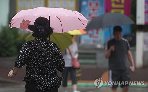 경남 곳곳 호우·강풍 주의보 발효…남해 105.5㎜