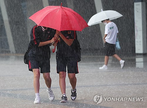 토요일 낮까지 비…부산 122년간 '6월 중 가장 강한 비'