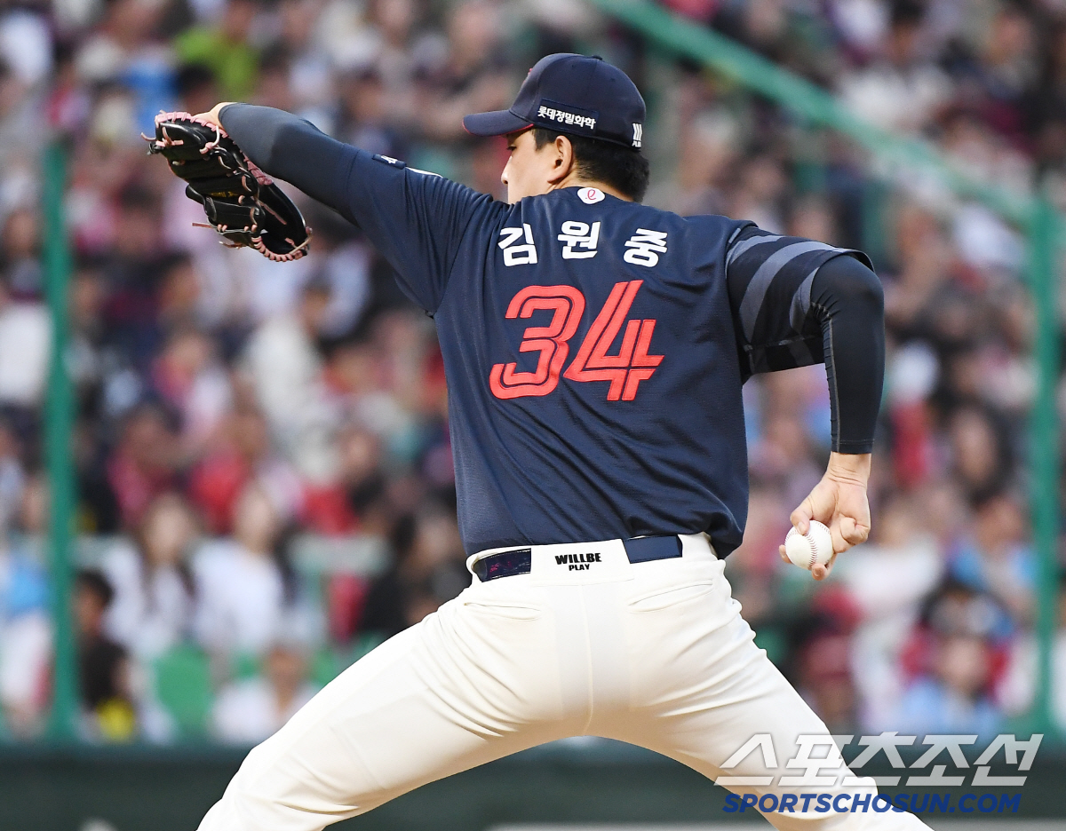 형들 미쳤다! 전준우+김민성 4타점 롯데 → '추신수 은퇴식' SSG 4…