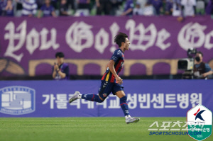 '믿었던 안데르손의 PK실축'수엡,'모따 멀티골'안양에 1대2역전패...'1호선 더비'2연패[K리그1 현장리뷰]