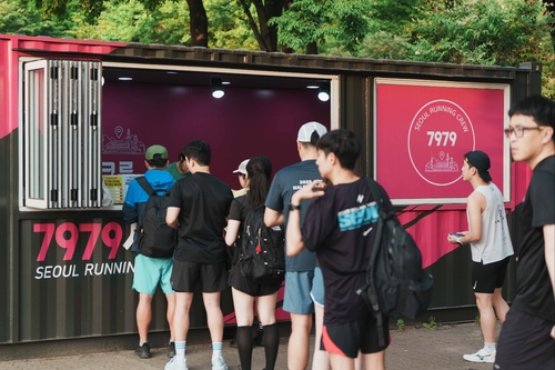 30도 더위 땀흘리며 쫓는 직장인 러너들…서울 러닝크루 참관기