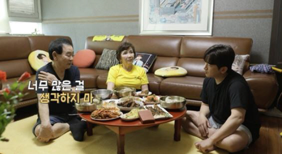 [SC리뷰] 이민우 "최근 공황장애 증상 겪었다"…부모님도 안타까움에 '…