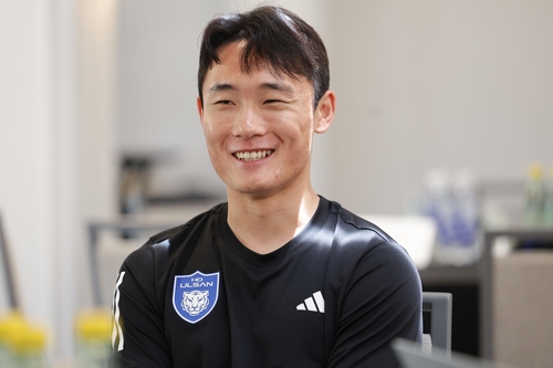 클럽 월드컵서 태극마크 바라보는 엄원상 "윙백으로도 열심히"