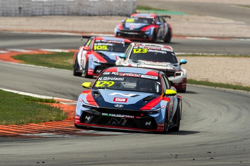 현대차 '더 뉴 아반떼 N TCR', 2025 TCR 월드투어 2라운드 우승