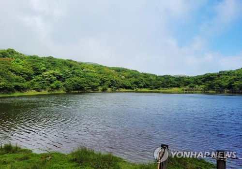 한라산 탐방예약제 개선 한달…3천476명 예약 없이 탐방