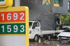 '유류세 인하' 두 달 연장…車개소세도 6개월 더 인하