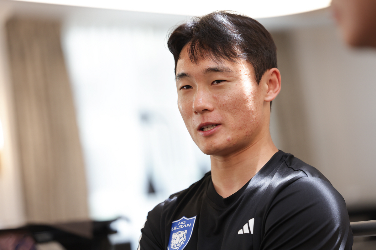 [미국 현장인터뷰]"명관이가 화를 내요" '윙백 실험' 엄원상, 온통 '…