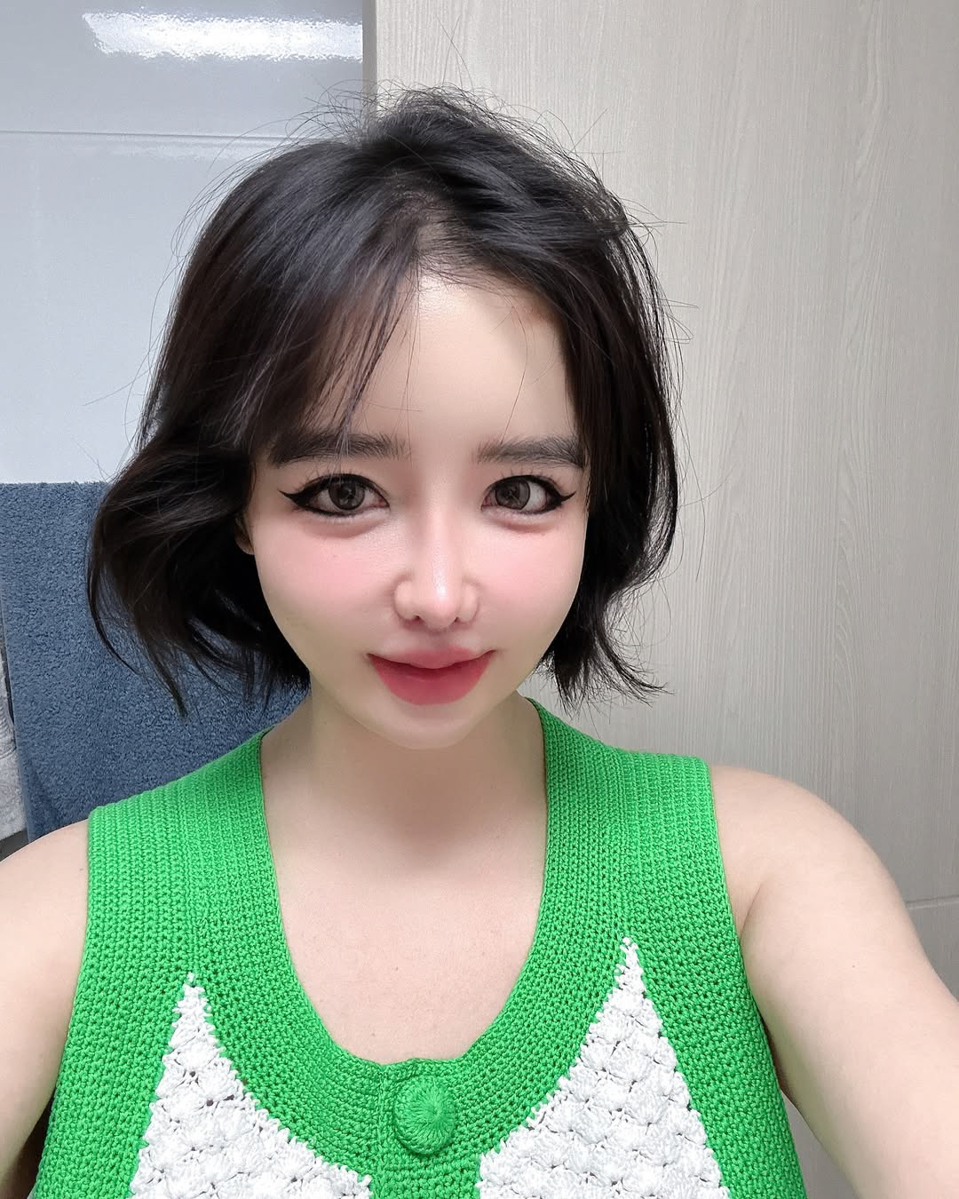 박봄, 필터 없이 아침 '부기 NO' 리얼 민낯...11kg 감량 후 미…