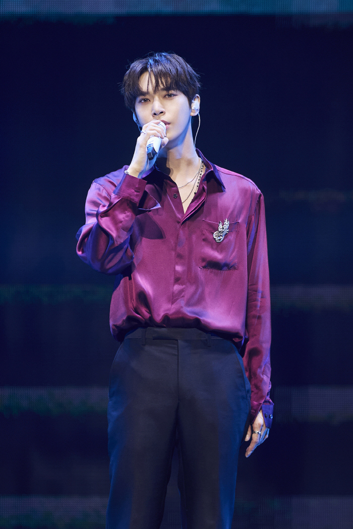 NCT 도영, 1만 8천 팬들과 솔로투어 '문' 열었다…'도어스' 서울공…