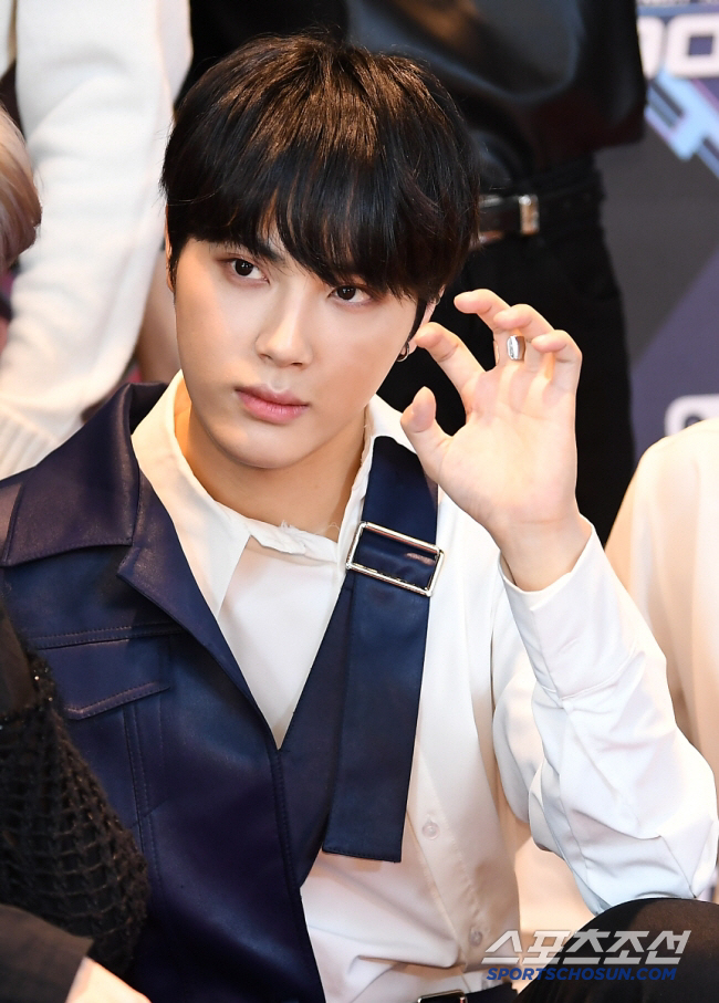 더보이즈 주학년, 활동 잠정 중단…