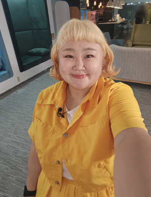 '김민기♥' 홍윤화, 20kg 감량 후 단추가 잠겼다...2달만 놀라운 비포에프터